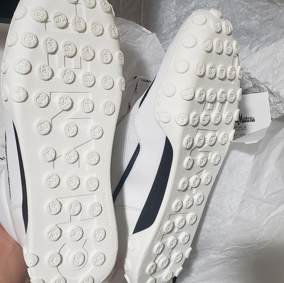 SOLD! Chanel hi top sneakers size 7 - Picture 4 of 4